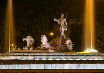 The fountain of Neptune at night. © roberto