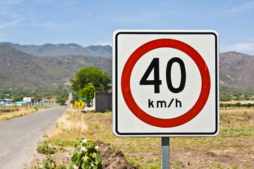 Señal de límite de velocidad 40 km/h