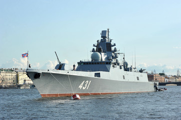 Fototapeta na wymiar warship Admiral of the fleet Kasatonov in the Neva river in St. Petersburg