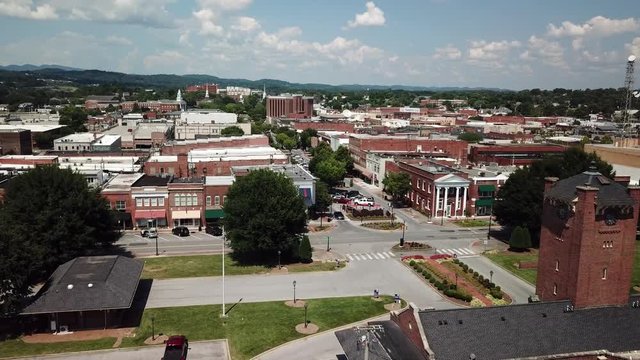 Aerial push into the Kingsport Tennessee