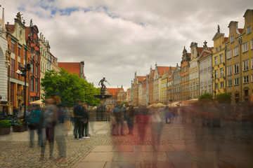 Fototapeta premium Stone streets and tourists Gdansk