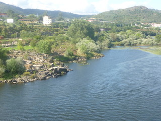 Fototapeta na wymiar Rio Mino Galizien