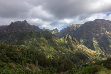 Obraz premium Views from Miradouro da Encumeada in Madeira (Portugal)