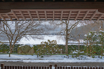京都 三千院の雪景色