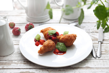 Wheat pancakes with strawberry mousse and caramelised with strawberry.