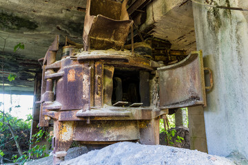 Fototapeta na wymiar Urban exploration / Abandoned quarry