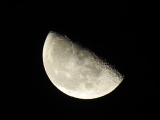 moon in the sky © Thomas