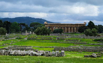 Tempel in Paestum, Salerno, Italien © Frozen Action