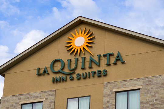 La Quinta Inn And Suites Exterior And Logo