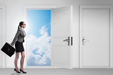 Fototapeta premium Businesswoman facing many business opportunities