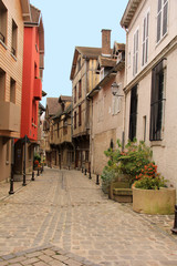 Fototapeta na wymiar ruelle de Troyes