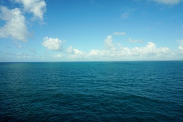 Obraz premium sea and blue sky and clouds