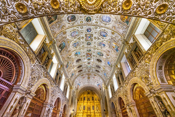 Fototapeta na wymiar Ornate Ceiling Altar Santo Domingo de Guzman Church Oaxaca Mexico