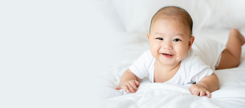 Asian newborn children must be cared for in development of the body. Visual skills Cleanliness of clothes, housing And should check the menstrual health at hospital. Banner background with copy space