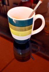 una taza de cafe con leche