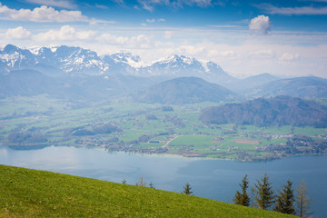 Traunsee und Höllengebirge im Salzkammergut - Alpen in Österreich