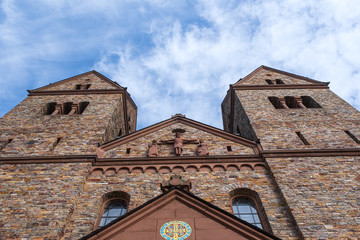 Fassade der Kirche des Klosters St. Hildegard nahe Rüdesheim/Deutschland im Rheingau