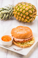 メンチカツバーガー