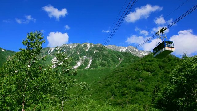 Aerial tramway descending Tateyama Ropeway