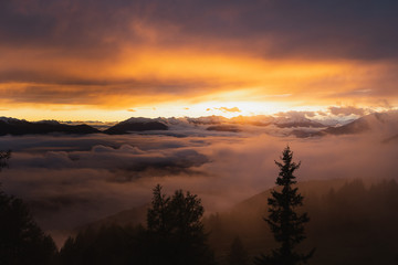 Obraz premium Dramatic sunset