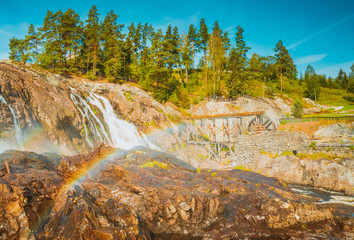 Duży wodospad Haugfossen na rzece Simoa, Amot, Norwegia - obrazy, fototapety, plakaty