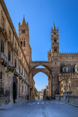 Fototapeta na wymiar Kathedrale Maria Santissima Assunata in Palermo, Sizilien Italien,