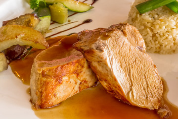 filet mignon aux petits légumes poêlés et riz parfumé 