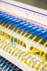 Cable électrique pour un serveur informatique