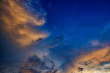 Fototapeta na wymiar dramatic sky with clouds
