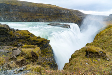 Obraz premium Mist from powerful Gullfoss falls