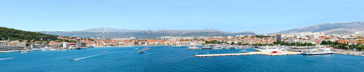 Obraz premium Panoramic View of Waterfront city. Skyline of Split, Croatia, Adriatic coast. 
