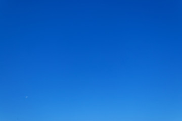 Fototapeta na wymiar Clear blue sky, beautiful background,copy spase