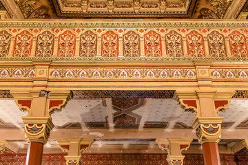 Decorative elements and ornament in Tempel Synagogue
