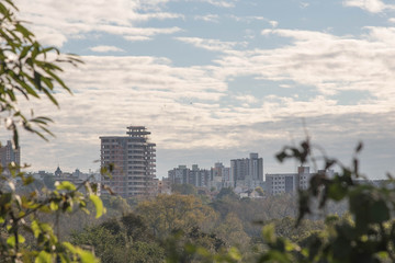 Fototapeta premium View of the city of Santa Maria in Brazil amid the vegetation 01.jpg