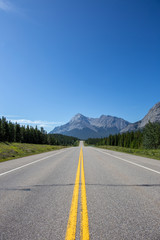 Fototapeta premium Road trip in the Canadian Rocky Mountains; Banff and Jasper National park, mountains, lakes, glaciers, forests. Nature rules.