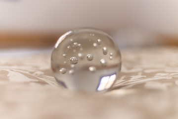 dettaglio di una sfera di cristallo 