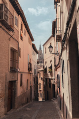Fototapeta na wymiar narrow street in old town of Toledo spain