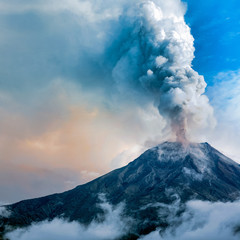 Tungurahua volcano eruption, Ecuador - obrazy, fototapety, plakaty