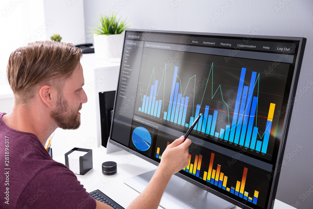 Poster Businessman Analyzing Graph On Computer