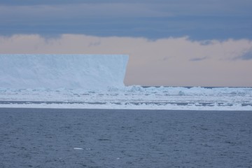 Iceberg tabulaire A57A © Stéphane
