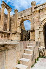 Obraz premium The ruins of Jerash in Jordan are the best preserved city of the early Greco-Roman era, it is the largest acropolis of East Asia. The South Theatre