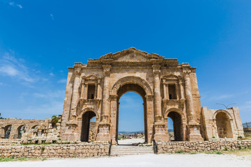 Fototapeta na wymiar The ruins of Jerash in Jordan are the best preserved city of the early Greco-Roman era, it is the largest acropolis of East Asia. The Arch of Hadrian was built to honour the visit of Emperor Hadrian
