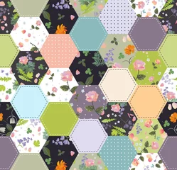 Foto op Plexiglas Hexagon Mooi naadloos lappendekenpatroon. Zeshoekige patches met bloemen en polka dot ornament. Afdrukken voor stof.