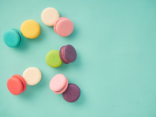Obraz premium Macarons pattern on pastel blue background