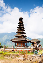 Fototapeta na wymiar Ulun Danu temple Beratan Lake in Bali, Indonesia