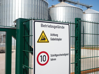 Betriebskennzeichnung - Firmengelände - Verhaltensregeln - Hinweisschilder