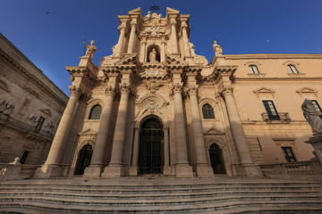 Fototapeta premium Kathedrale Santa Maria delle Colonne in Syrakus - Sizilien, Italien