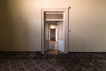 Urban exploration / Abandoned house