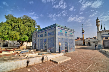 Shrine of Shah Yusuf Gardezi in Multan, Pakistan - obrazy, fototapety, plakaty