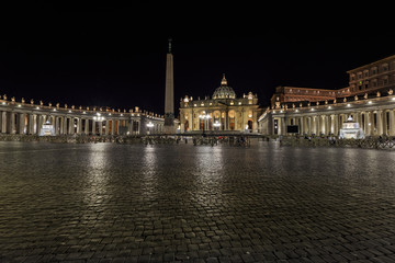 Obraz premium Petersplatz mit Vatikan bei Nacht Rom, Italien